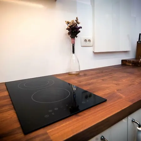 Romantic Studio For 2 In The City Centre Apartment *