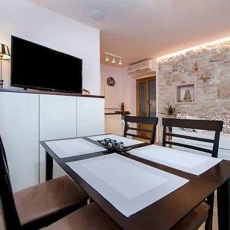 Romantic Studio For 2 In The City Centre Apartment *